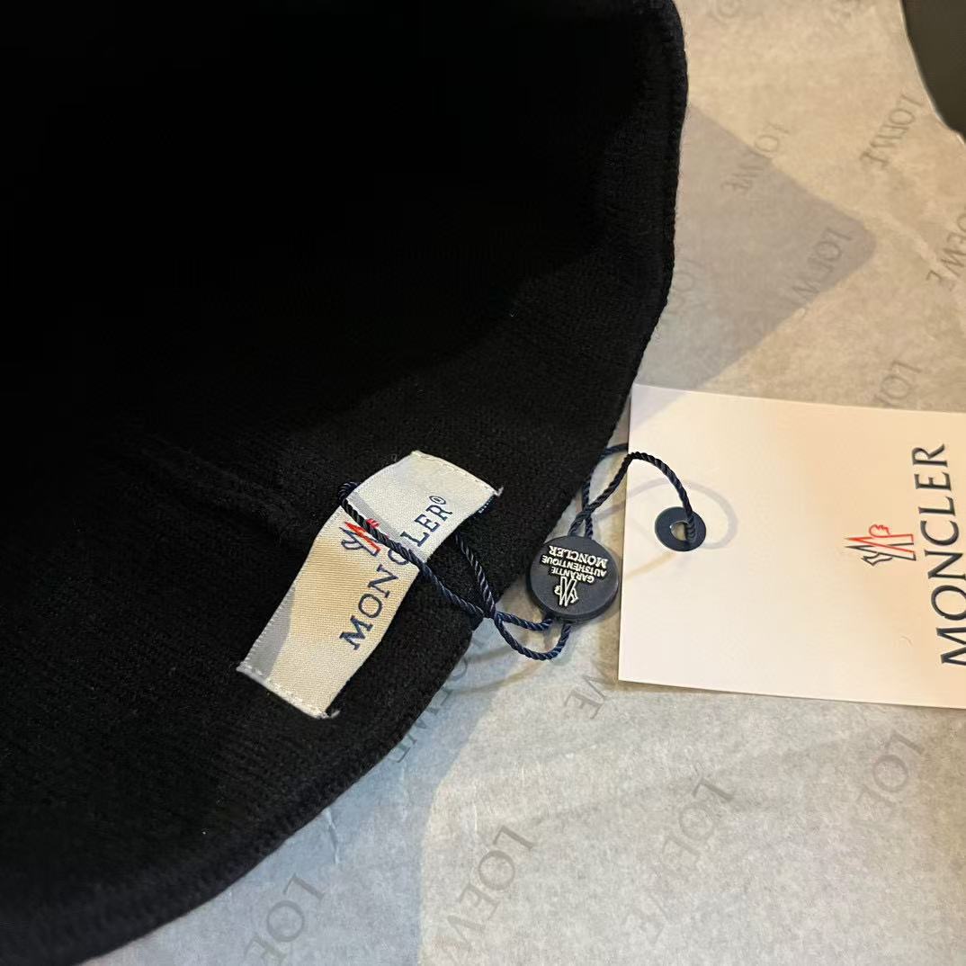 Moncler hat white-red-black unisex(delivery 7-15 days)