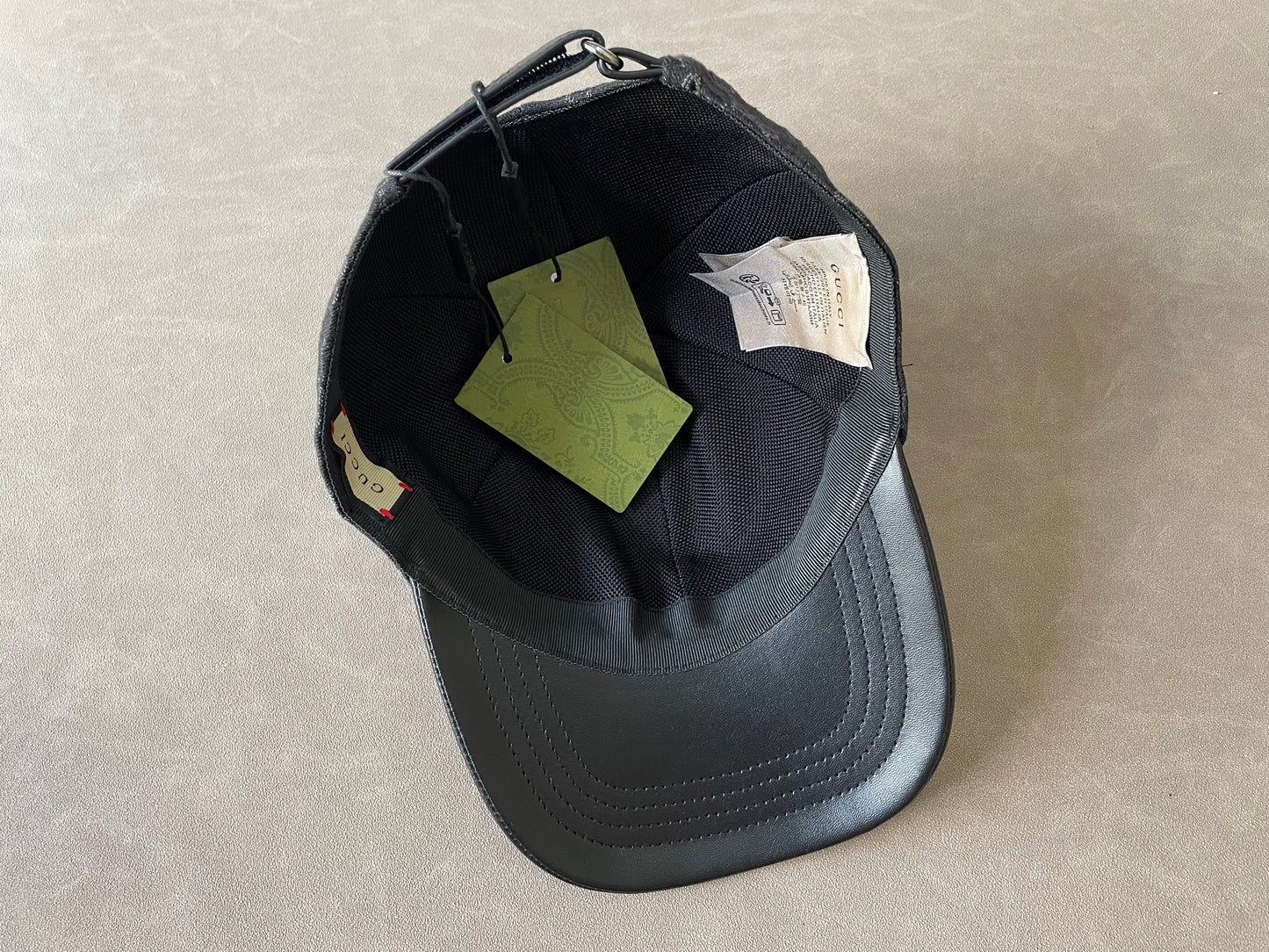 GG branded-print six-panel cotton black unisex hat (delivery 7-15 days)